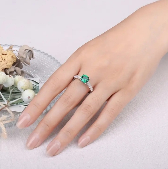 S925 Sterling Silver Ring - Picture 4 of 8